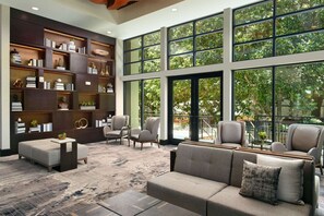 Interior - Steps to Truist Park + On-site Dining. Pool. Gym. (Atlanta)