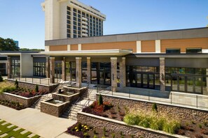 Exterior - Steps to Truist Park + On-site Dining. Pool. Gym. (Atlanta)