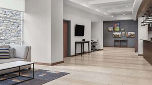 Lobby - Close to Flatiron Crossing + Free Breakfast & Pool (Broomfield)