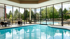 Pool - Steps from University of Dayton + Restaurant&Pool (dayton)