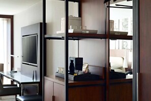 Interior - Steps from University of Dayton + Restaurant&Pool (dayton)