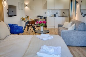 1 habitación, tabla de planchar con plancha, wifi gratis y ropa de cama 