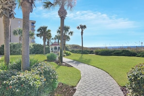 Property grounds - Waters Edge 115 ~ Ground Floor ~ Beach Boardwalk Right Outside Your Door! (Fort Walton Beach)