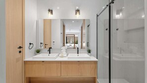 Hair dryer - Mont-Tremblant - New Luxury Condo with Mountain Access | Ostrya 104 (Mont-Tremblant)