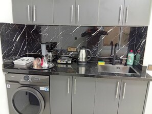 Private kitchen - Comfortable Apartment in the Heart of Marrakec (Marrakech)