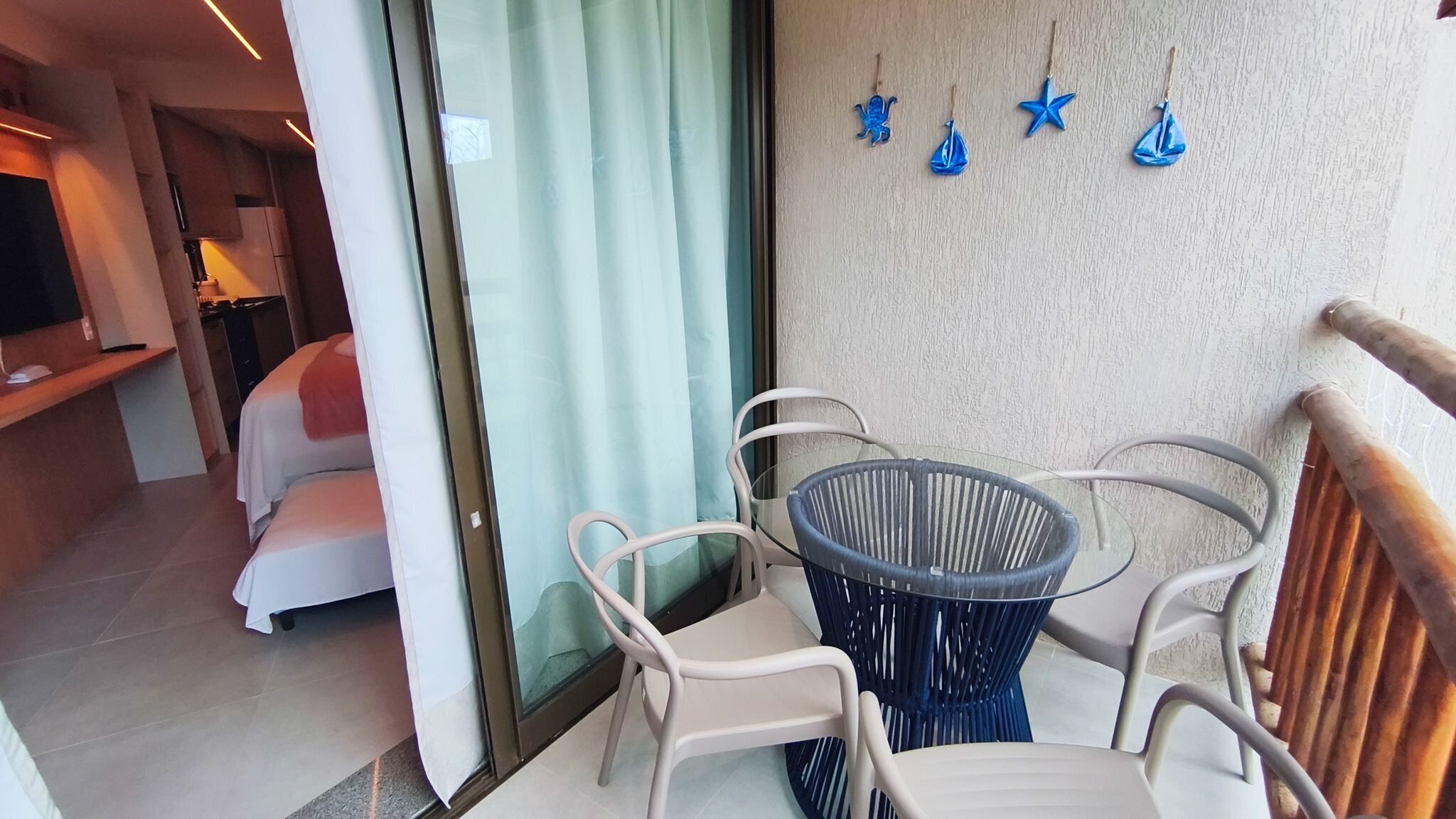 Family Studio | Balcony