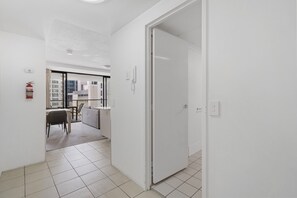 Apartment | Interior detail - Stylish Brisbane Stay With Pool and Gym Access (Brisbane)