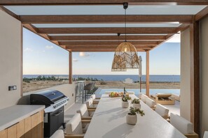 House - Villa Luxury Heaven - With Heated Pool (Mylopotamos)