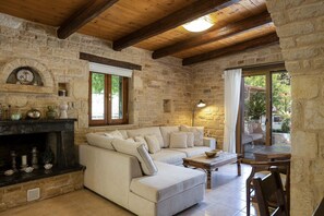 House, Smoking - Maratho Villa - With Private Pool (Rethymno)
