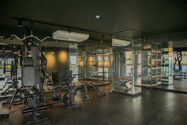 Exterior - w Contemporary 1BR w/ Balcony in Miraflores (Lima)