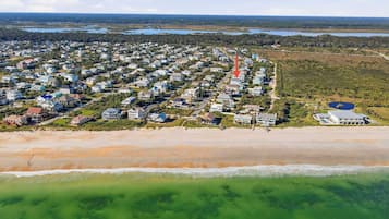 House | 6 bedrooms, desk, Internet