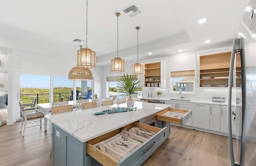 Ocean Views Beach Optional Heated Pool Spa