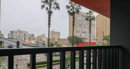 w Graceful 1BR w/ Perfect Balcony in Miraflores