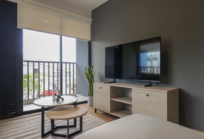 Exterior - w Graceful 1BR w/ Perfect Balcony in Miraflores (Lima)