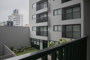 Apartment | 2 bedrooms - w Prime 2BR w/ Balcony in Miraflores (Lima)