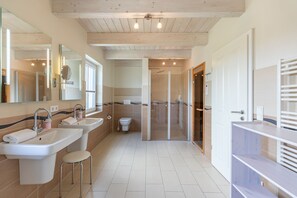 House | Bathroom - Skandinavisches Reihenhaus in Dagbuell mit Sauna (Dagebuell)