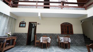 Outdoor dining - Pousada Recanto Abraão (Angra dos Reis)