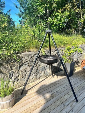 Apartment, 3 Bedrooms | BBQ/picnic Area - Two-bedroom Apartment With Loft (Ålesund)