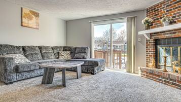 Apartment (2 Bedrooms) | Front of property