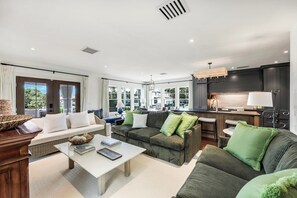TV - Royal Harbor - Private Pool (Naples)