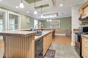 Rumah (5 Bedrooms) | Interior