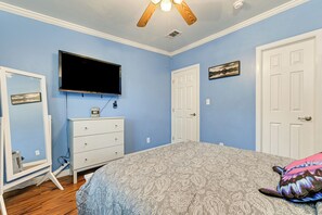 House (5 Bedrooms) | Interior - Weeki Wachee Family Getaway: Canal-front Home (Spring Hill)