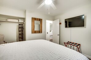 House (3 Bedrooms) | Interior - Relax Fireside: Family Home 6 Mi to Dtwn Beaufort! (Beaufort)