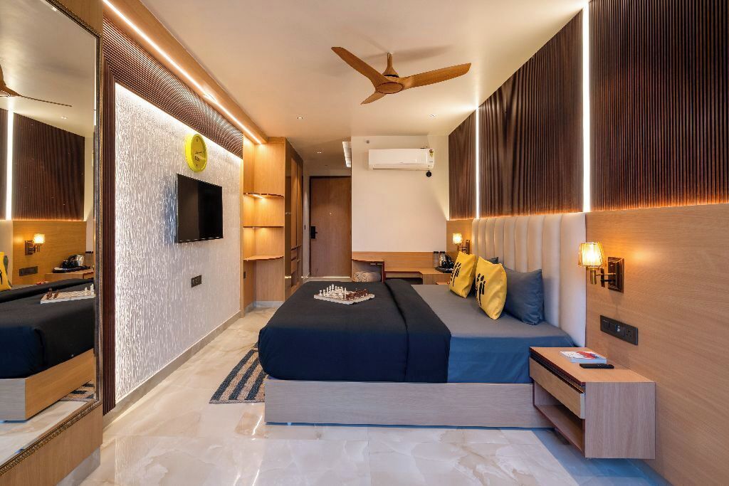 Cortinas blackout, tabla de planchar con plancha y wifi gratis 