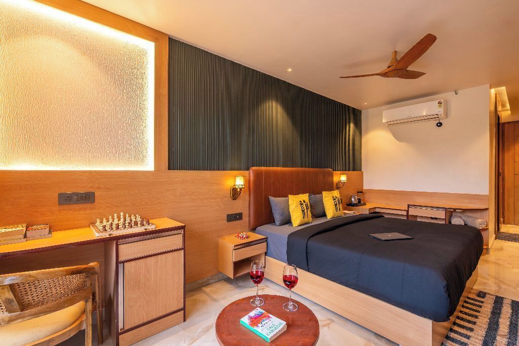 Cortinas blackout, tabla de planchar con plancha y wifi gratis 