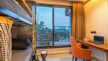 Bed in 6 Bed Mixed Dormitory with Balcony | Balkon