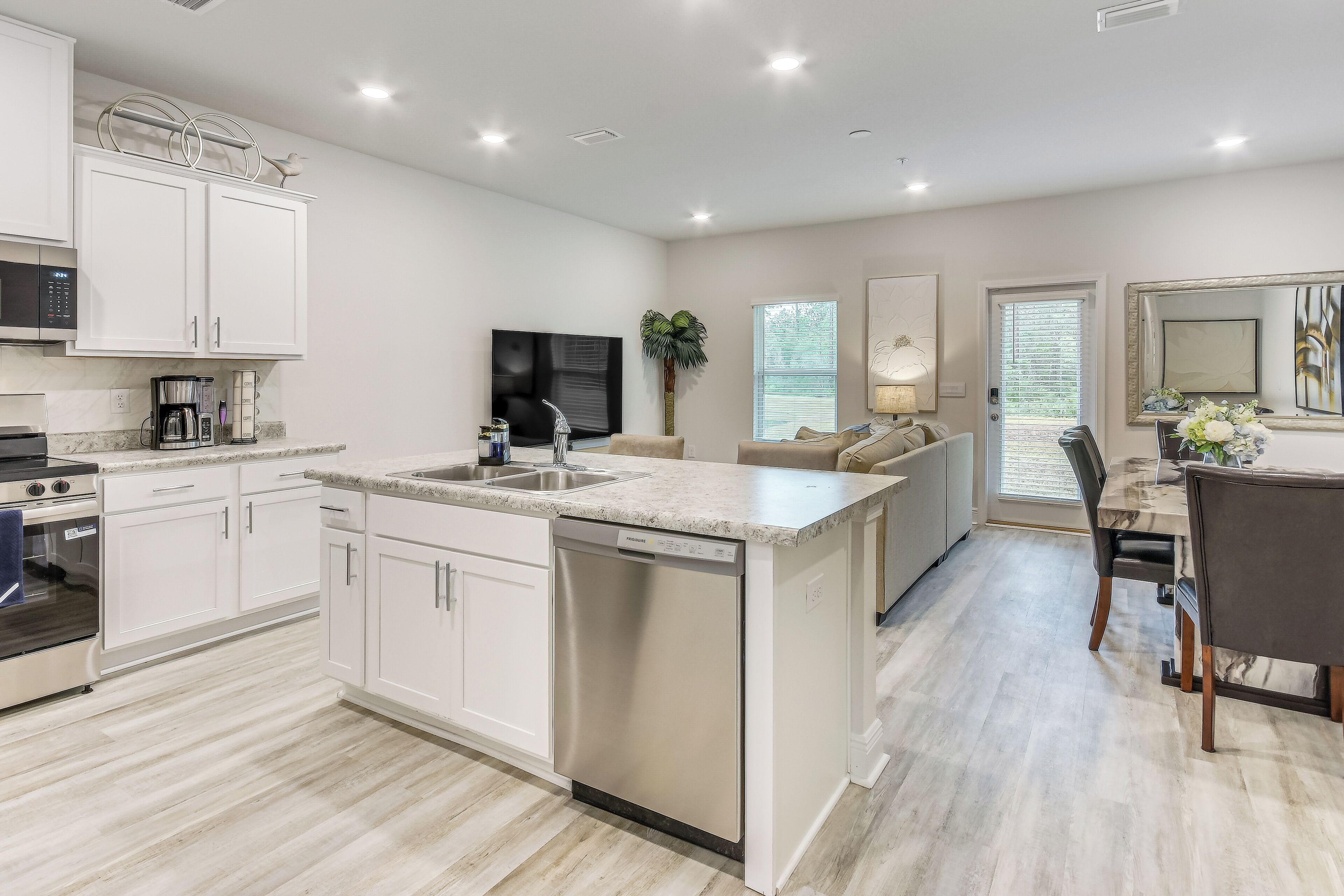 Apartment (3 Bedrooms) | Front of property