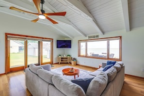 House (3 Bedrooms) | Interior - Waterfront Lake Huron Getaway w/ Private Beach (Port Hope)