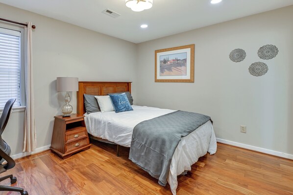 Interior - 1 Mi to BOA Stadium! Walkable Condo w/ Porch (Charlotte)