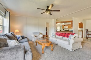 House (3 Bedrooms) | Interior - Steps to Lake Eufaula: Family Home w/ Deck & Yard (Eufaula)