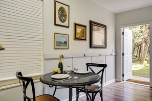 Apartment (0 Bedroom) | Interior - Golf, Shop & Unwind: Couple's Retreat in Naples! (Naples)