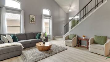 House (4 Bedrooms) | Interior