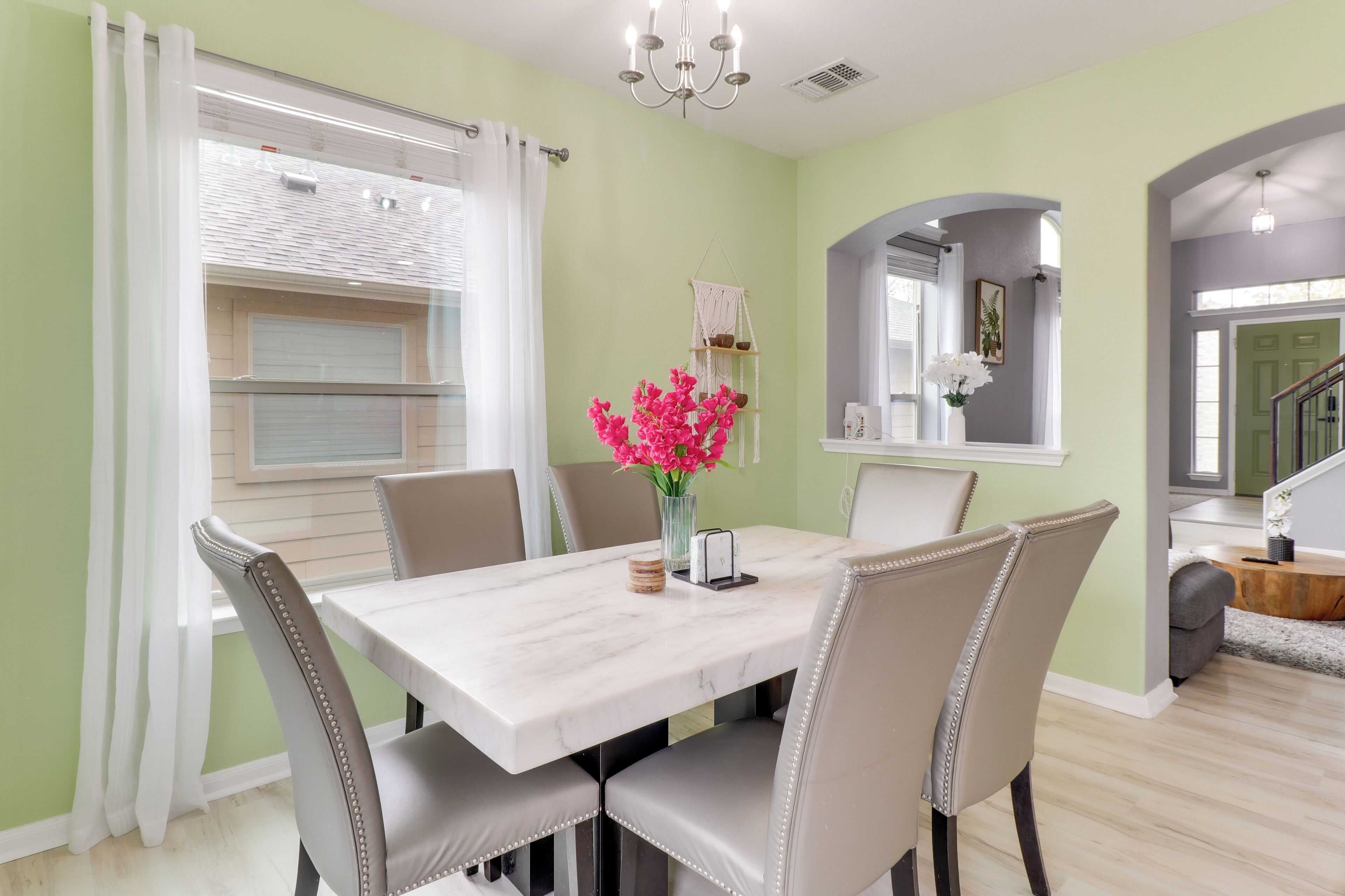 House (4 Bedrooms) | Interior