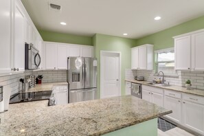 House (4 Bedrooms) | Interior - 17 Mi to Dtwn Austin! Family Escape w/ Pool Access (Manor)