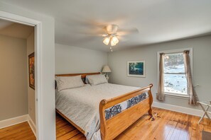 House (3 Bedrooms) | Interior - 'the Mountain House Inn' Montebello Stay By Trails (Montebello)