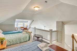 House (3 Bedrooms) | Interior - 'the Mountain House Inn' Montebello Stay By Trails (Montebello)