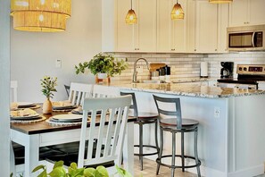 Apartment (3 Bedrooms) | Interior - Community Perks! Lakefront Unit in Osage Beach (Osage Beach)