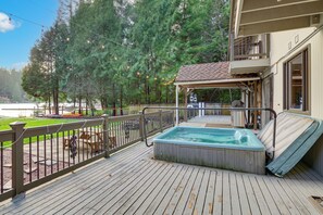 House (4 Bedrooms) | Interior - Lake-view Woodinville Retreat w/ Hot Tub + Theater (Woodinville)