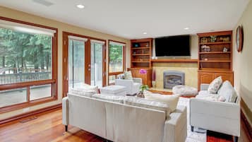 House (4 Bedrooms) | Interior