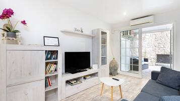 Apartment, Smoking | 1 bedroom