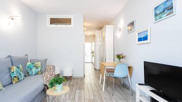 Apartment, Smoking | 1 bedroom