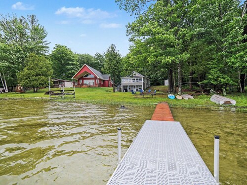 Newly Remodeled Lakeside Cottage. Sleeps 6!