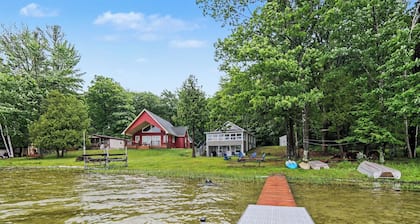 Newly Remodeled Lakeside Cottage. Sleeps 6!
