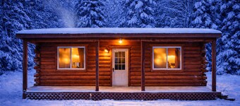 Serene 1-bedroom cabin in Fairbanks perfect for a cozy getaway
