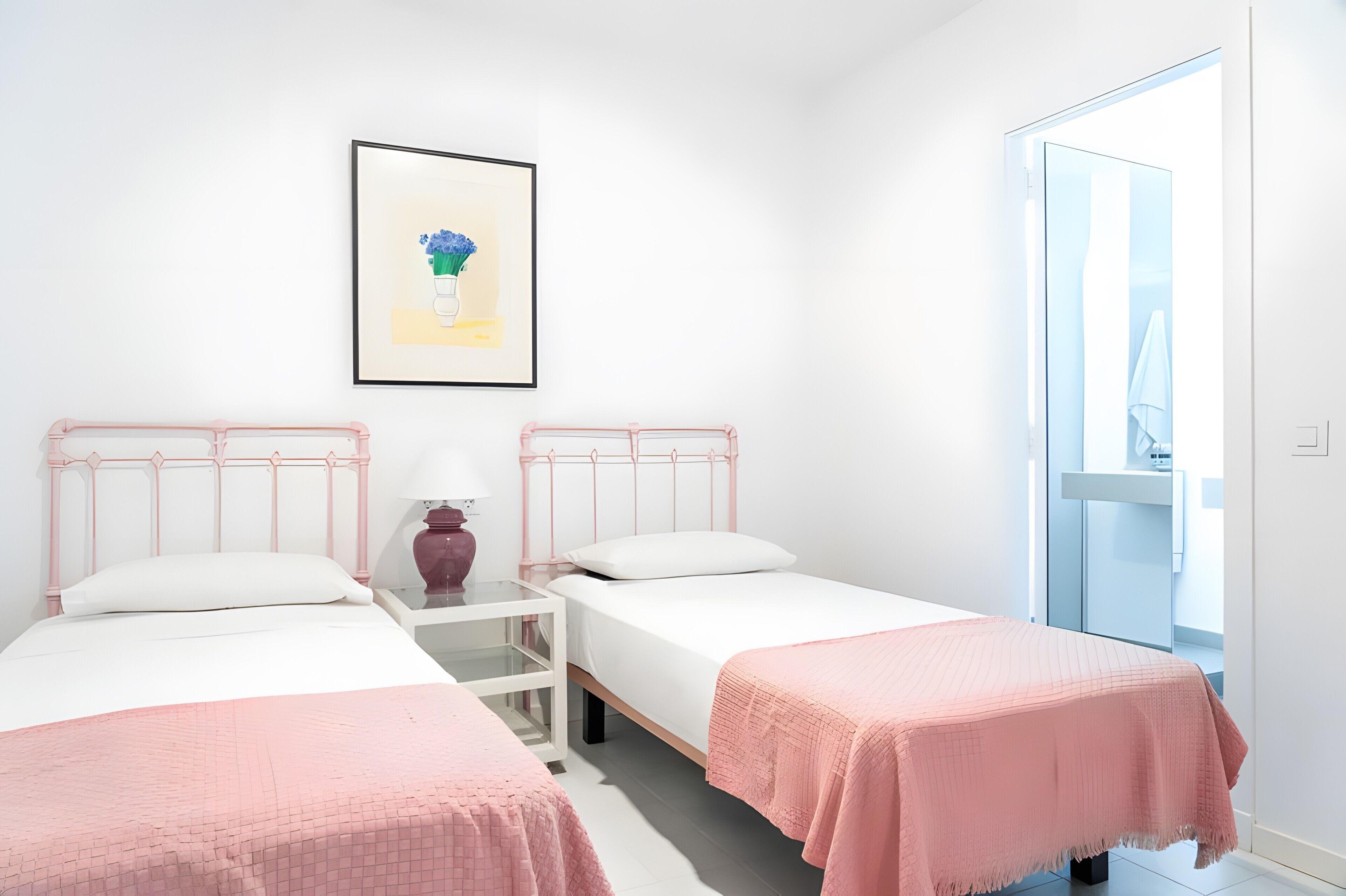 Ferros/tábuas de passar roupa, Wi-Fi, roupa de cama