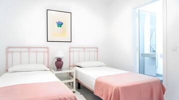 Ferros/tábuas de passar roupa, Wi-Fi, roupa de cama